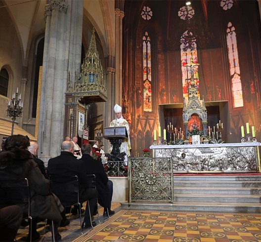 Nadbiskup Kutleša slavio misu polnoćku u Zagrebačkoj katedrali